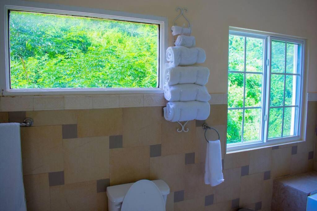 A Lovely Jamaican Get-Away Kingston Exterior foto